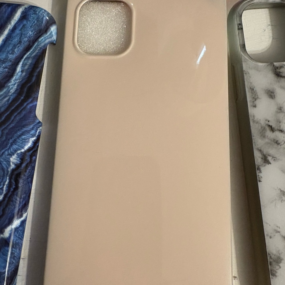 Assortment of 7 - Phone 11  Case - Picture 6 of 11